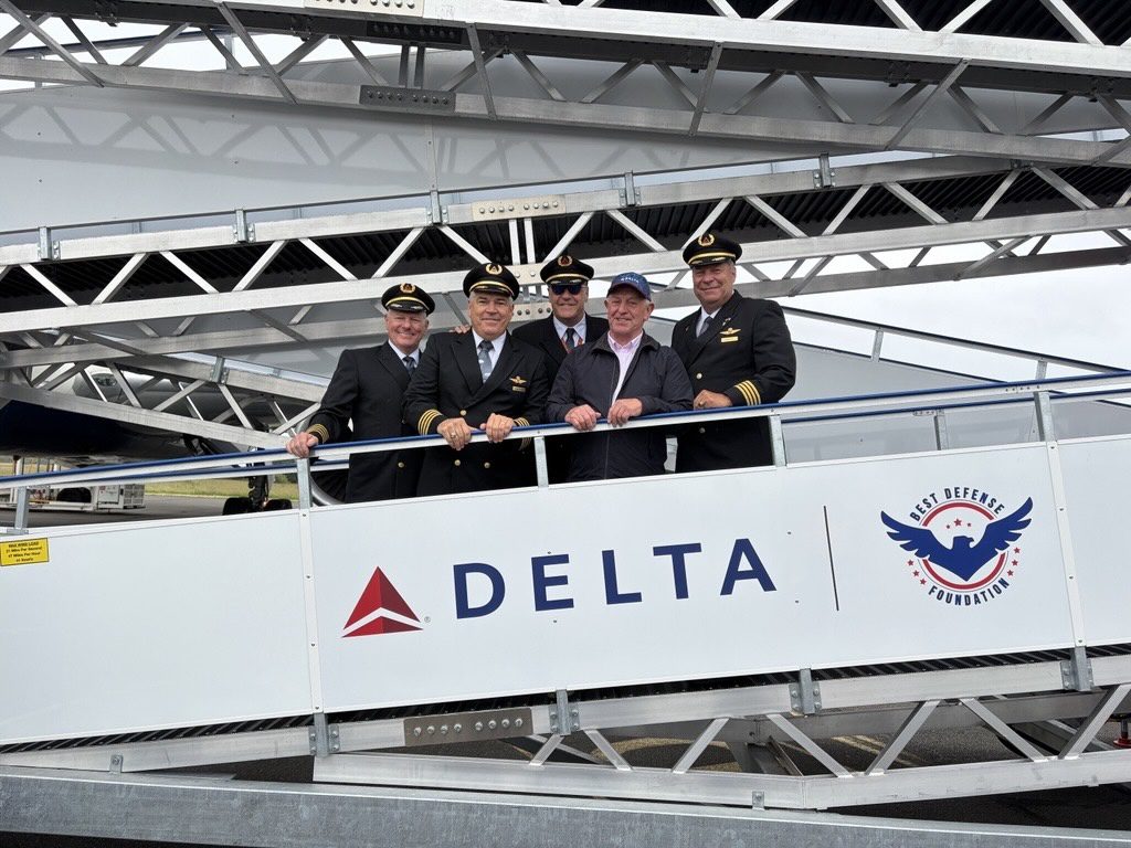Graham Corfield with the Delta Air Lines pilots